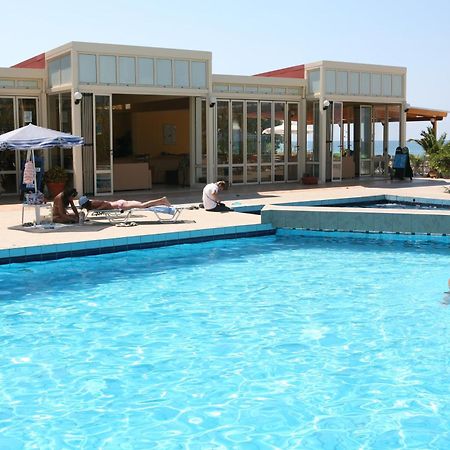 Hotel Kathrin Beach アデリアノス・カンポス エクステリア 写真