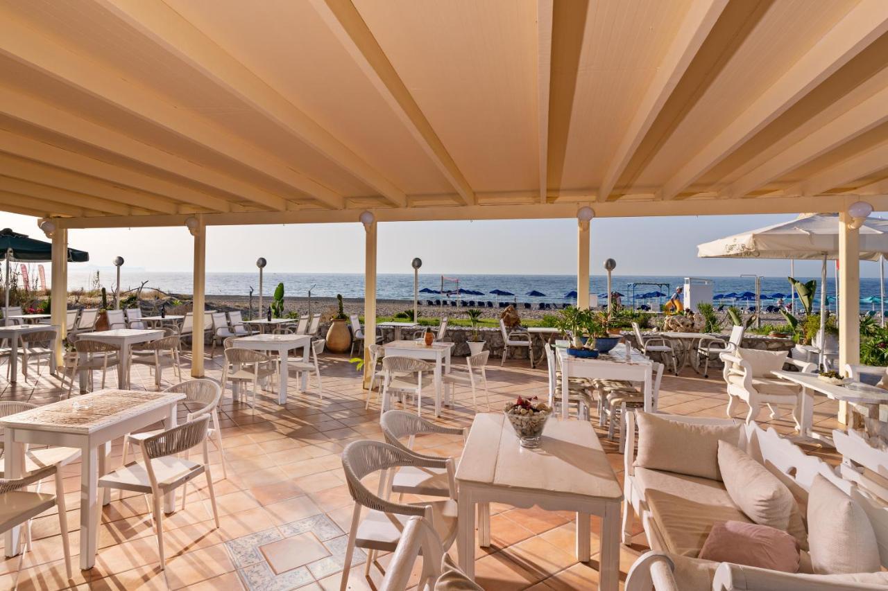 Hotel Kathrin Beach アデリアノス・カンポス エクステリア 写真