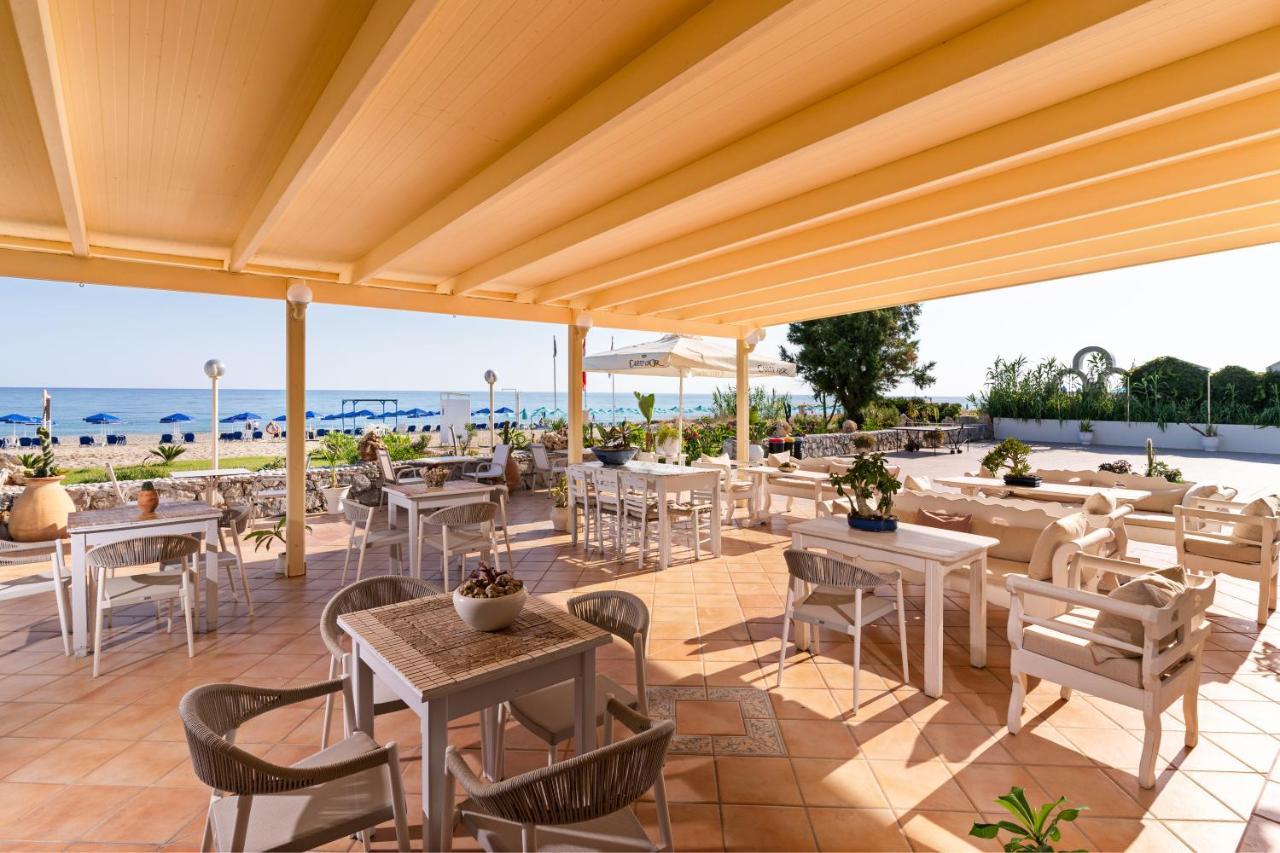 Hotel Kathrin Beach アデリアノス・カンポス エクステリア 写真