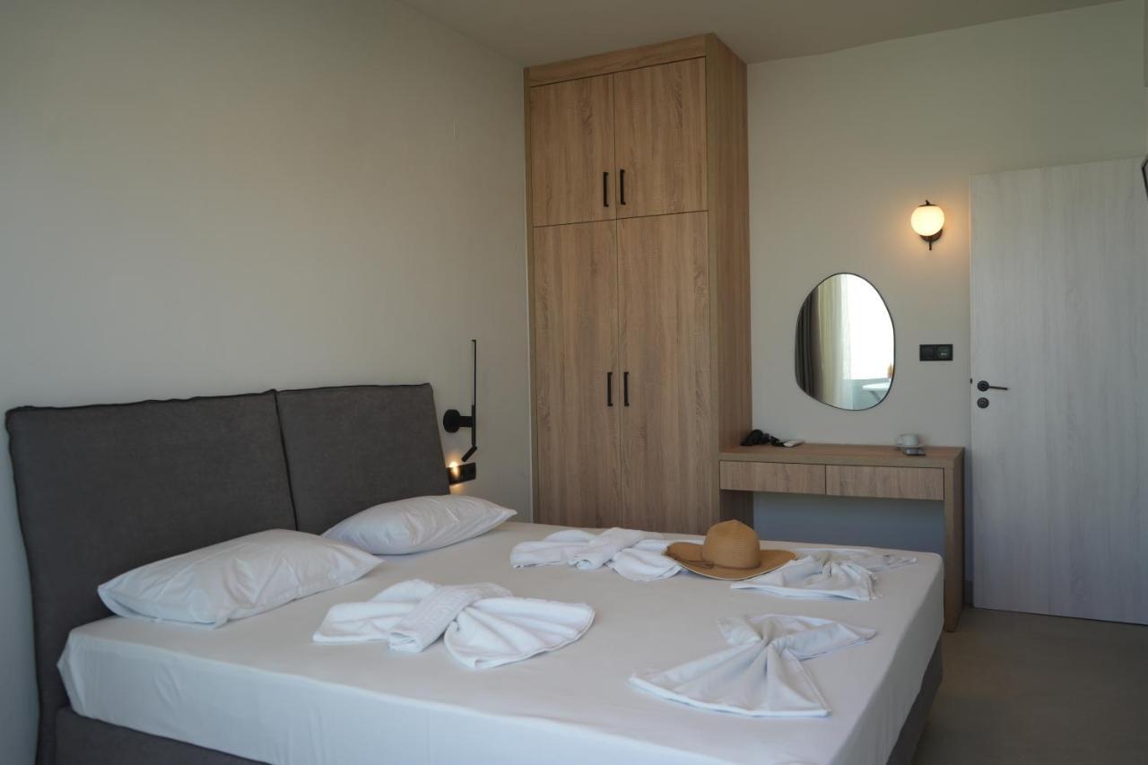 Hotel Kathrin Beach アデリアノス・カンポス エクステリア 写真