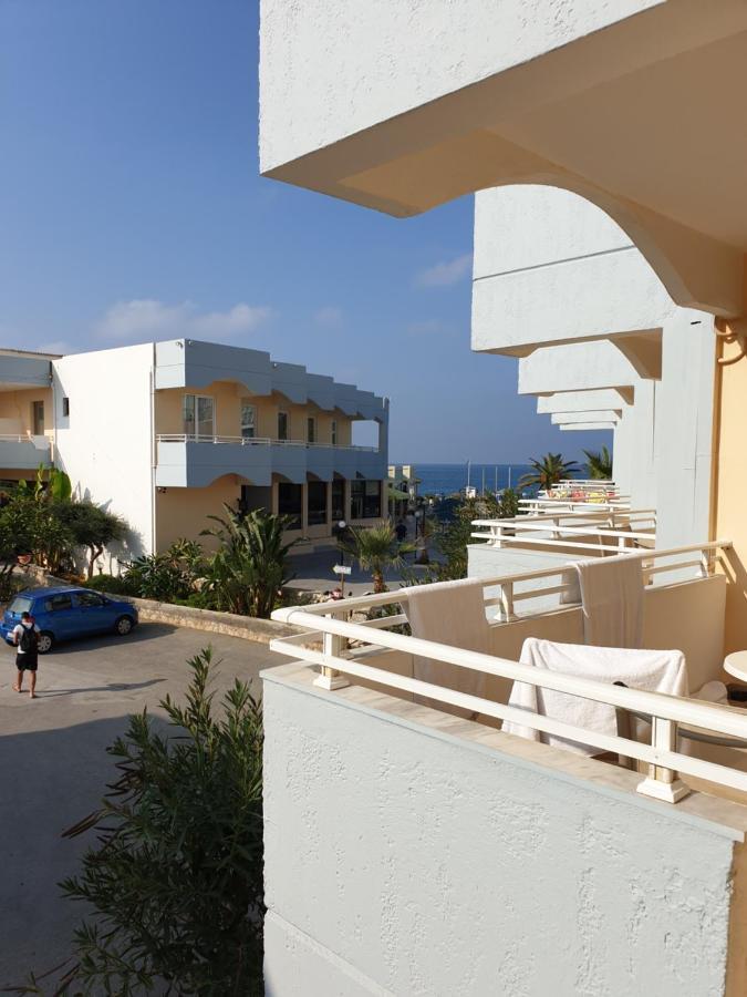 Hotel Kathrin Beach アデリアノス・カンポス エクステリア 写真